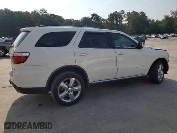 2011 Dodge Durango Citadel with VIN 1D4SD5GT4BC704829, listed as a Copart auction lot 80913255 with 200,202 mi miles and Salvage title. Bid and sale history available at DreamBid. Image 3.