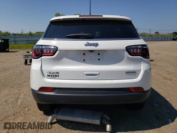 2024 Jeep Compass Latitude Lux с VIN 3C4NJDFN5RT579970, выставлен на аукционе Copart как лот 63018115 с пробегом 11 683 миль миль и Списание • Salvage title. История ставок и продаж доступна на DreamBid. Изображение 6.