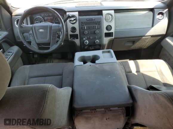 2012 Ford F-150 XL z VIN 1FTEW1CM3CKD28921, wystawiony jako Copart lot #72103205 z przebiegiem 227 587 mil mil oraz Szkoda całkowita • Salvage title. Historia ofert i sprzedaży dostępna na DreamBid. Obrazek 8.