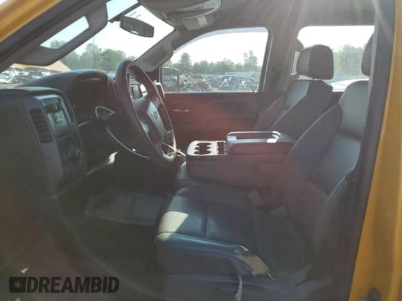2017 Chevrolet Silverado 2500HD Work Truck z VIN 1GC1CUEG0HF179576, wystawiony jako Copart lot #67598644 z przebiegiem 185 628 mil mil oraz Czysty tytuł • Clean title. Historia ofert i sprzedaży dostępna na DreamBid. Obrazek 7.