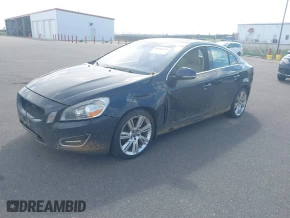 2012 Volvo S60 T6 с VIN YV1902FH8C2103783, выставлен на аукционе IAAI как лот 43109988 с пробегом 177 042 миль миль и . История ставок и продаж доступна на DreamBid. Изображение 2.