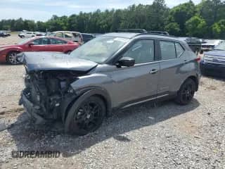 2021 Nissan Kicks SR z VIN 3N1CP5DV8ML490291, wystawiony jako Copart lot #55253435 z przebiegiem 58 068 mil mil oraz Szkoda całkowita • Salvage title. Historia ofert i sprzedaży dostępna na DreamBid. Obrazek 1.