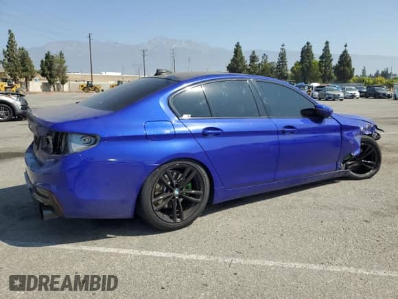 2020 BMW 5 Series 530i с VIN WBAJR3C04LWW70513, выставлен на аукционе Copart как лот 62793315 с пробегом Не указан миль и Списание • Salvage title. История ставок и продаж доступна на DreamBid. Изображение 3.