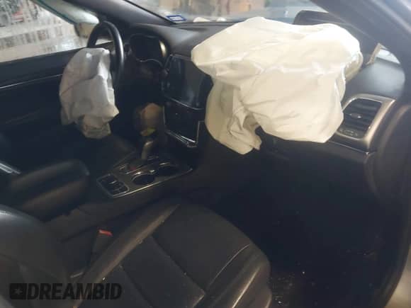 2019 Jeep Grand Cherokee Limited with VIN 1C4RJFBG4KC746132, listed as a IAAI auction lot 42555800 with 156,059 mi miles and . Bid and sale history available at DreamBid. Image 5.