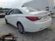 2012 Hyundai Sonata GLS z VIN 5NPEB4AC5CH400059, wystawiony jako Copart lot #81308435 z przebiegiem 172 488 mil mil oraz Czysty tytuł • Clean title. Historia ofert i sprzedaży dostępna na DreamBid. Obrazek 2.