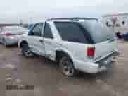 2002 Chevrolet Blazer LS с VIN 1GNCS18W42K105497, выставлен на аукционе IAAI как лот 41572072 с пробегом 142 486 миль миль и . История ставок и продаж доступна на DreamBid. Изображение 3.