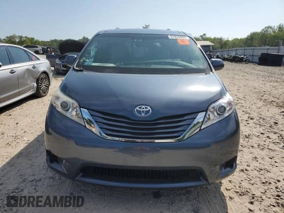 2015 Toyota Sienna LE z VIN 5TDJK3DC2FS124409, wystawiony jako Copart lot #67628935 z przebiegiem 123 028 mil mil oraz Czysty tytuł • Clean title. Historia ofert i sprzedaży dostępna na DreamBid. Obrazek 5.