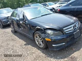 2012 Mercedes-Benz C 300 Sport z VIN WDDGF8BBXCA600961, wystawiony jako IAAI lot #42666917 z przebiegiem Nie podano mil oraz . Historia ofert i sprzedaży dostępna na DreamBid. Obrazek 1.