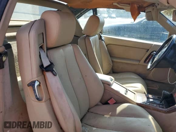 1991 Mercedes-Benz 500 z VIN WDBFA66E1MF029196, wystawiony jako Copart lot #55538845 z przebiegiem 120 828 mil mil oraz Szkoda całkowita • Salvage title. Historia ofert i sprzedaży dostępna na DreamBid. Obrazek 10.