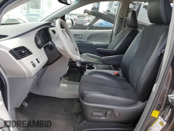 2013 Toyota Sienna SE with VIN 5TDXK3DCXDS347384, listed as a Copart auction lot 70305815 with 94,648 mi miles and Salvage title. Bid and sale history available at DreamBid. Image 7.