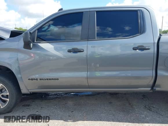 2020 Chevrolet Silverado 1500 Custom с VIN 3GCPYBEK9LG350112, выставлен на аукционе IAAI как лот 42603978 с пробегом 70 621 миль миль и . История ставок и продаж доступна на DreamBid. Изображение 14.