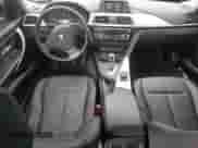 2018 BMW 3 Series 320i z VIN WBA8A9C5XJAH14340, wystawiony jako Copart lot #80249955 z przebiegiem 45 974 mil mil oraz Szkoda całkowita • Salvage title. Historia ofert i sprzedaży dostępna na DreamBid. Obrazek 8.