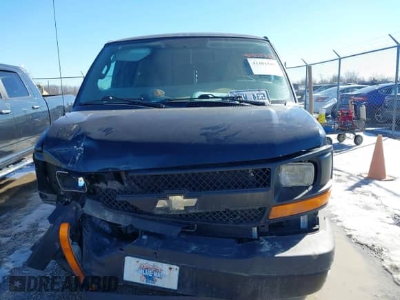 2017 Chevrolet Express Cargo with VIN 1GCWGBFF9H1112640, listed as a IAAI auction lot 41401549 with 157,773 mi miles and . Bid and sale history available at DreamBid. Image 12.