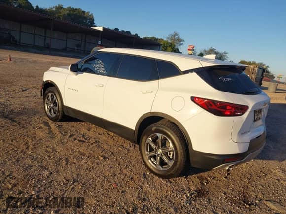 2023 Chevrolet Blazer LT с VIN 3GNKBHR44PS168080, выставлен на аукционе IAAI как лот 43450175 с пробегом 28 257 миль миль и . История ставок и продаж доступна на DreamBid. Изображение 3.