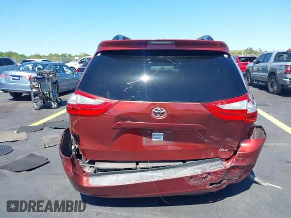 2016 Toyota Sienna XLE with VIN 5TDYK3DCXGS710792, listed as a IAAI auction lot 42268303 with 287,338 mi miles and . Bid and sale history available at DreamBid. Image 16.