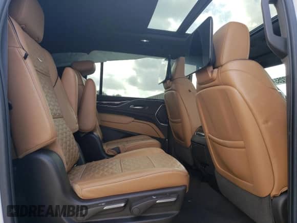 2021 Cadillac Escalade ESV Premium Luxury с VIN 1GYS3KKL3MR461255, выставлен на аукционе Copart как лот 59982255 с пробегом 33 162 миль миль и Списание • Salvage title. История ставок и продаж доступна на DreamBid. Изображение 11.