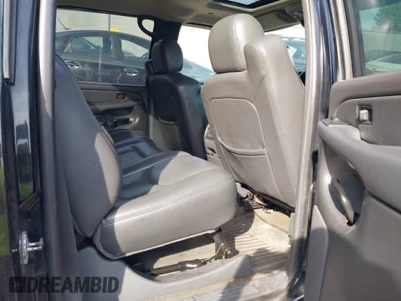 2006 Chevrolet Silverado 2500HD LT3 с VIN 1GCHK23D46F258809, выставлен на аукционе IAAI как лот 43330095 с пробегом 253 924 миль миль и . История ставок и продаж доступна на DreamBid. Изображение 8.