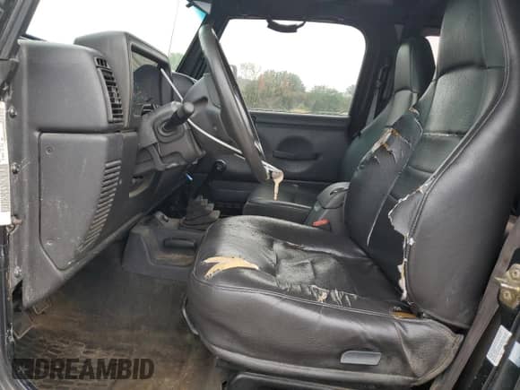 2001 Jeep Wrangler SE with VIN 1J4FA29P41P328835, listed as a Copart auction lot 68713745 with 274,578 mi miles and Clean title. Bid and sale history available at DreamBid. Image 7.