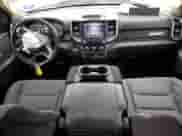 2020 Ram 1500 Big Horn z VIN 1C6RREFGXLN112379, wystawiony jako Copart lot #42867315 z przebiegiem 47 993 mil mil oraz Szkoda całkowita • Salvage title. Historia ofert i sprzedaży dostępna na DreamBid. Obrazek 8.