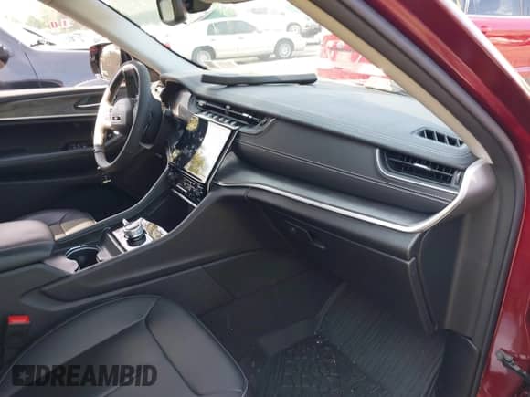 2024 Jeep Grand Cherokee Limited with VIN 1C4RJHBG8RC697443, listed as a IAAI auction lot 42608135 with 3,062 mi miles and . Bid and sale history available at DreamBid. Image 5.