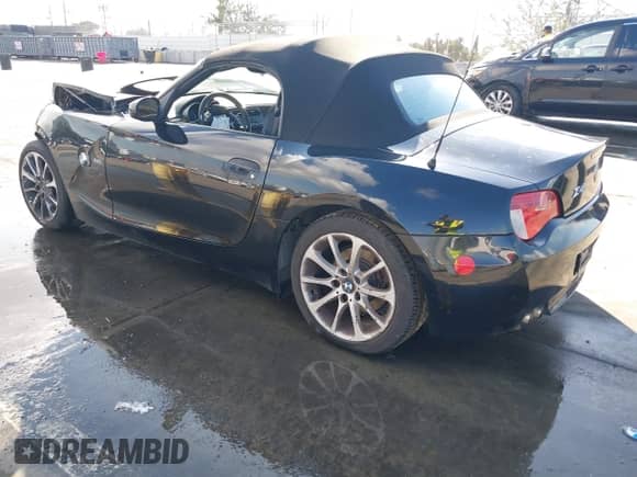 2006 BMW Z4 3.0i with VIN 4USBU335X6LW68914, listed as a IAAI auction lot 41499481 with Not provided miles and . Bid and sale history available at DreamBid. Image 3.