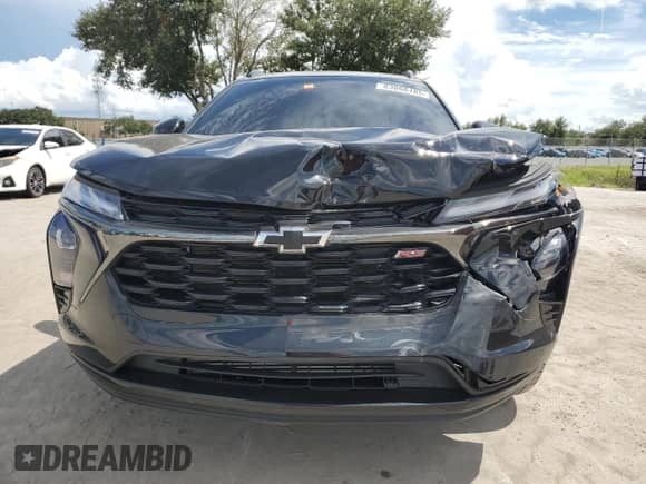 2025 Chevrolet Trax 2RS with VIN KL77LJEP6SC126671, listed as a Copart auction lot 83866185 with 10,384 mi miles and Salvage title. Bid and sale history available at DreamBid. Image 5.