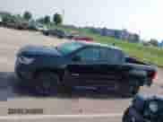 2021 Chevrolet Colorado 4WD Z71 z VIN 1GCGTDEN3M1294513, wystawiony jako IAAI lot #42464819 z przebiegiem 24 345 mil mil oraz . Historia ofert i sprzedaży dostępna na DreamBid. Obrazek 14.