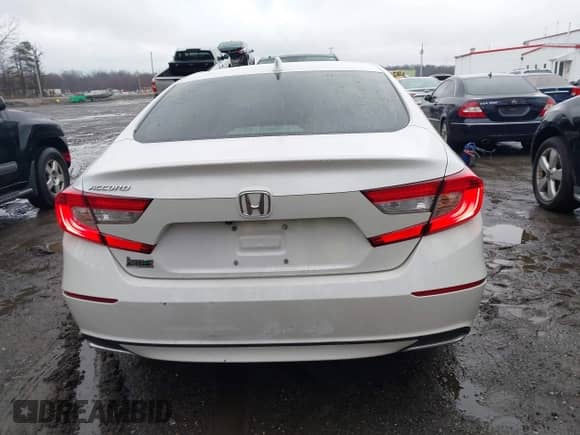 2018 Honda Accord EX z VIN 1HGCV1F42JA229226, wystawiony jako IAAI lot #41833944 z przebiegiem 82 961 mil mil oraz . Historia ofert i sprzedaży dostępna na DreamBid. Obrazek 16.