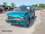 1996 Chevrolet Blazer z VIN 1GNDT13W6T2117371, wystawiony jako IAAI lot #42400587 z przebiegiem 123 603 mil mil oraz . Historia ofert i sprzedaży dostępna na DreamBid. Obrazek 17.
