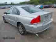 2007 Volvo S60 2.5L Turbo с VIN YV1RH592X72626245, выставлен на аукционе IAAI как лот 43088461 с пробегом 193 598 миль миль и . История ставок и продаж доступна на DreamBid. Изображение 6.