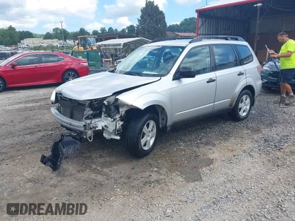 2010 Subaru Forester X с VIN JF2SH6BCXAH799124, выставлен на аукционе IAAI как лот 42698114 с пробегом 151 231 миль миль и . История ставок и продаж доступна на DreamBid. Изображение 2.