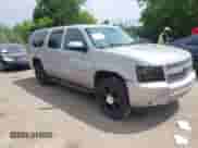 2009 Chevrolet Suburban LTZ z VIN 1GNFK363X9J100709, wystawiony jako IAAI lot #42687530 z przebiegiem 251 856 mil mil oraz . Historia ofert i sprzedaży dostępna na DreamBid. Obrazek 1.