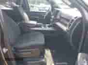 2020 Ram 1500 Big Horn z VIN 1C6SRFFT4LN185235, wystawiony jako IAAI lot #42551203 z przebiegiem 57 459 mil mil oraz . Historia ofert i sprzedaży dostępna na DreamBid. Obrazek 5.