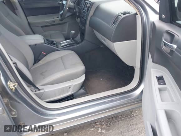 2006 Chrysler 300 with VIN 2C3LA43R56H526127, listed as a IAAI auction lot 42656383 with 148,917 mi miles and . Bid and sale history available at DreamBid. Image 5.