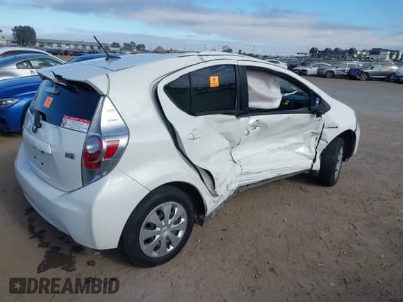 2014 Toyota Prius One с VIN JTDKDTB31E1569401, выставлен на аукционе IAAI как лот 42824415 с пробегом 107 027 миль миль и . История ставок и продаж доступна на DreamBid. Изображение 4.