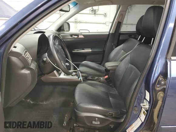 2011 Subaru Forester X Touring z VIN JF2SHBGCXBH773156, wystawiony jako Copart lot #89638955 z przebiegiem 141 531 mil mil oraz Czysty tytuł • Clean title. Historia ofert i sprzedaży dostępna na DreamBid. Obrazek 7.