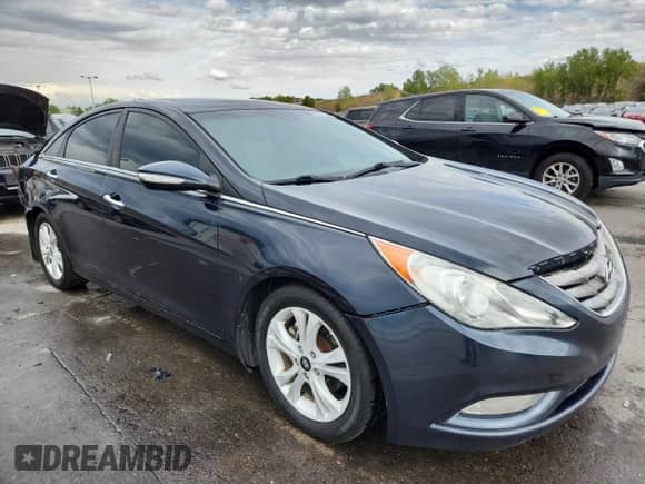 2011 Hyundai Sonata SE with VIN 5NPEC4AC1BH124393, listed as a Copart auction lot 82103755 with 180,447 mi miles and Salvage title. Bid and sale history available at DreamBid. Image 4.