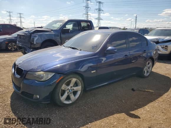 2011 BMW 3 Series 328i z VIN WBAPH7G51BNN02875, wystawiony jako Copart lot #71046565 z przebiegiem Nie podano mil oraz Szkoda całkowita • Salvage title. Historia ofert i sprzedaży dostępna na DreamBid. Obrazek 1.