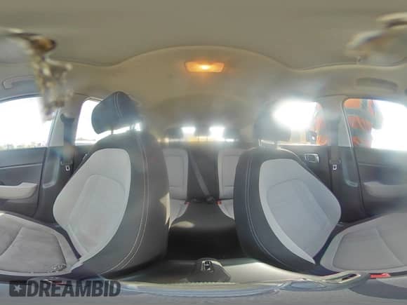 2022 Hyundai Venue SEL с VIN KMHRC8A32NU152282, выставлен на аукционе Copart как лот 63844494 с пробегом 71 984 миль миль и Списание • Salvage title. История ставок и продаж доступна на DreamBid. Изображение 12.