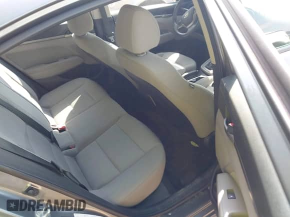2018 Hyundai Elantra SEL с VIN 5NPD84LF5JH297420, выставлен на аукционе IAAI как лот 42823408 с пробегом 129 656 миль миль и . История ставок и продаж доступна на DreamBid. Изображение 8.