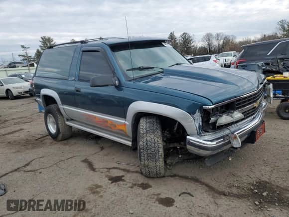 1993 Chevrolet Blazer с VIN 1GNEK18K0PJ341907, выставлен на аукционе Copart как лот 46688435 с пробегом 210 382 миль миль и Списание • Salvage title. История ставок и продаж доступна на DreamBid. Изображение 4.