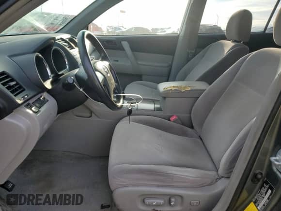 2008 Toyota Highlander z VIN JTEES41A682070273, wystawiony jako Copart lot #81784905 z przebiegiem 258 339 mil mil oraz Szkoda całkowita • Salvage title. Historia ofert i sprzedaży dostępna na DreamBid. Obrazek 7.