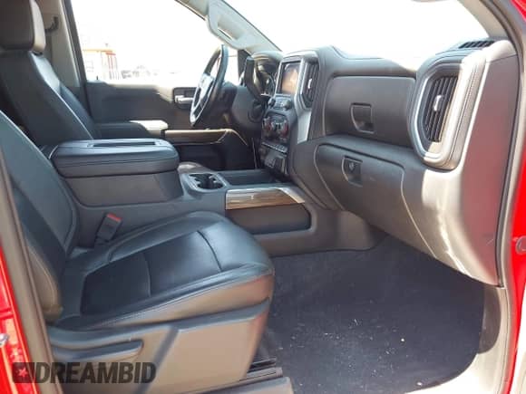2020 Chevrolet Silverado 1500 RST z VIN 3GCUYEED1LG126855, wystawiony jako IAAI lot #42819335 z przebiegiem 82 684 mil mil oraz . Historia ofert i sprzedaży dostępna na DreamBid. Obrazek 5.