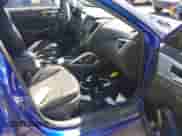 2013 Hyundai Veloster w/Black Int z VIN KMHTC6AD9DU110256, wystawiony jako IAAI lot #42710962 z przebiegiem Nie podano mil oraz . Historia ofert i sprzedaży dostępna na DreamBid. Obrazek 5.