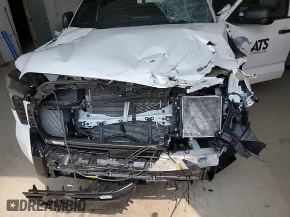 2025 Toyota Tundra SR with VIN 5TFKB5DB3SX309631, listed as a Copart auction lot 70833155 with 2,302 mi miles and Salvage title. Bid and sale history available at DreamBid. Image 11.