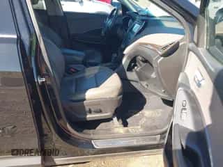 2017 Hyundai Santa Fe 2.4L z VIN 5NMZU3LB8HH018090, wystawiony jako IAAI lot #43356883 z przebiegiem 135 170 mil mil oraz . Historia ofert i sprzedaży dostępna na DreamBid. Obrazek 5.