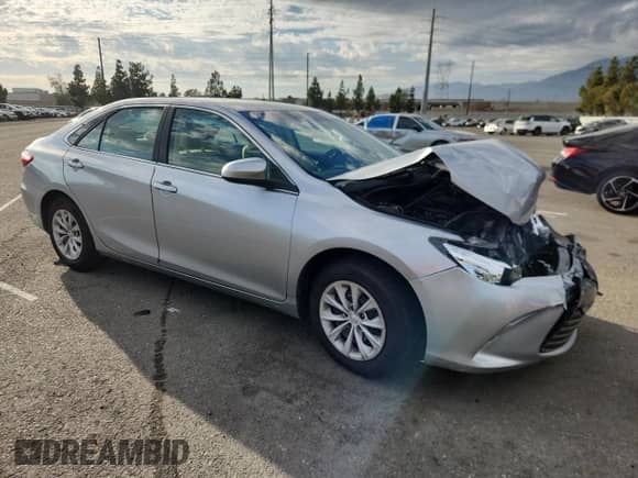 2017 Toyota Camry LE z VIN 4T1BF1FK7HU800073, wystawiony jako Copart lot #86455635 z przebiegiem Nie podano mil oraz Szkoda całkowita • Salvage title. Historia ofert i sprzedaży dostępna na DreamBid. Obrazek 4.