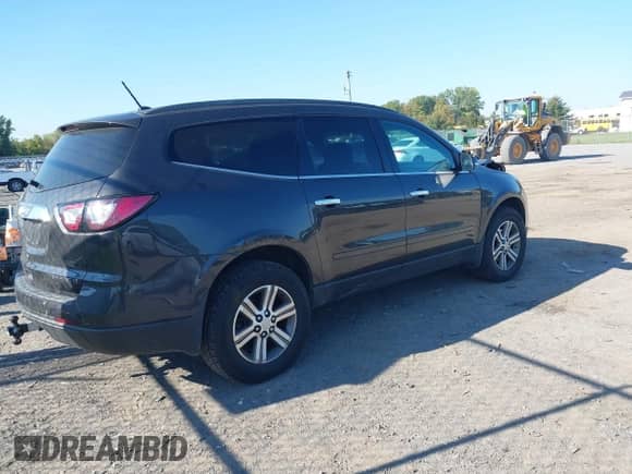 2015 Chevrolet Traverse LT z VIN 1GNKVGKD5FJ370759, wystawiony jako IAAI lot #43223833 z przebiegiem 178 353 mil mil oraz . Historia ofert i sprzedaży dostępna na DreamBid. Obrazek 4.
