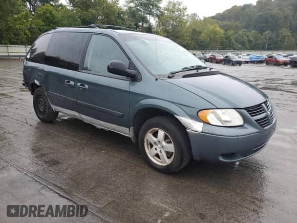 2006 Dodge Caravan SXT with VIN 1D4GP45R26B754591, listed as a Copart auction lot 71623755 with 238,194 mi miles and Salvage title. Bid and sale history available at DreamBid. Image 4.