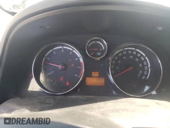 2008 Saturn VUE XR z VIN 3GSDL63758S599460, wystawiony jako Copart lot #65763214 z przebiegiem 116 336 mil mil oraz Szkoda całkowita • Salvage title. Historia ofert i sprzedaży dostępna na DreamBid. Obrazek 9.